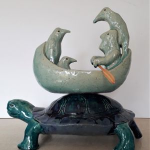 "Turtle and yhe spirits", keramiek